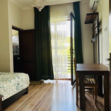 Hotel Four Seasons In Kutaisi Esterno foto