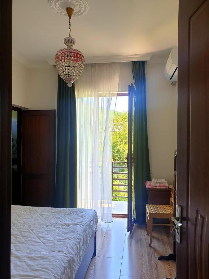 Hotel Four Seasons In Kutaisi Esterno foto