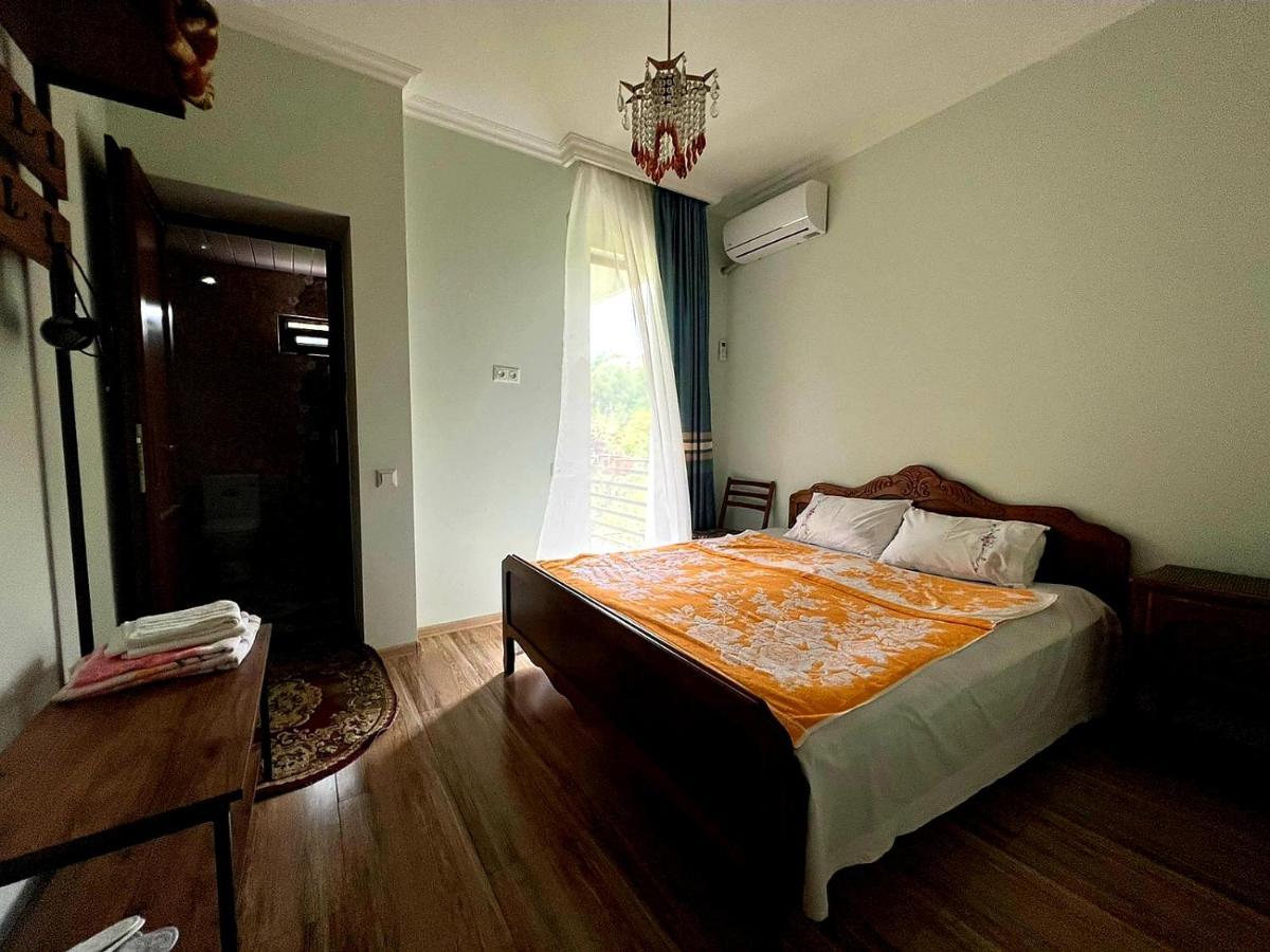 Hotel Four Seasons In Kutaisi Esterno foto
