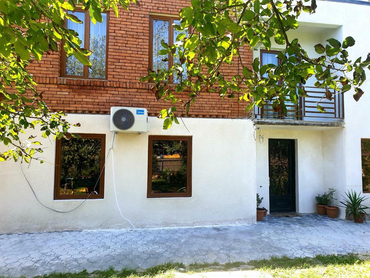 Hotel Four Seasons In Kutaisi Esterno foto