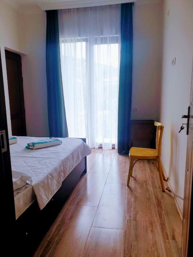 Hotel Four Seasons In Kutaisi Esterno foto