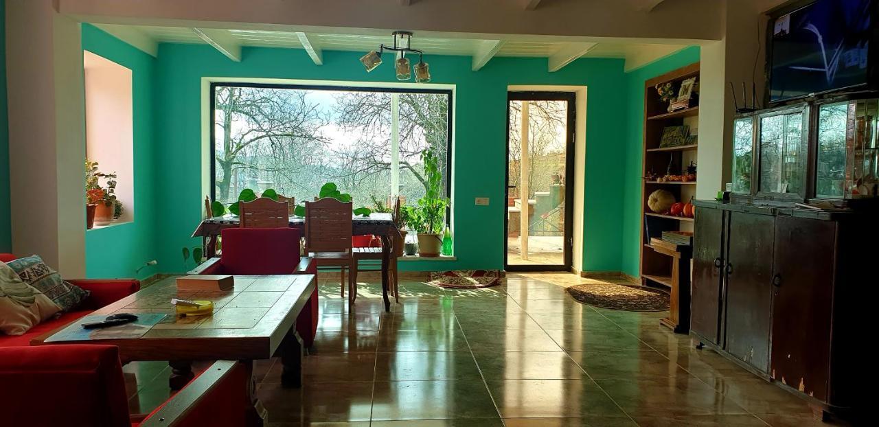 Hotel Four Seasons In Kutaisi Esterno foto